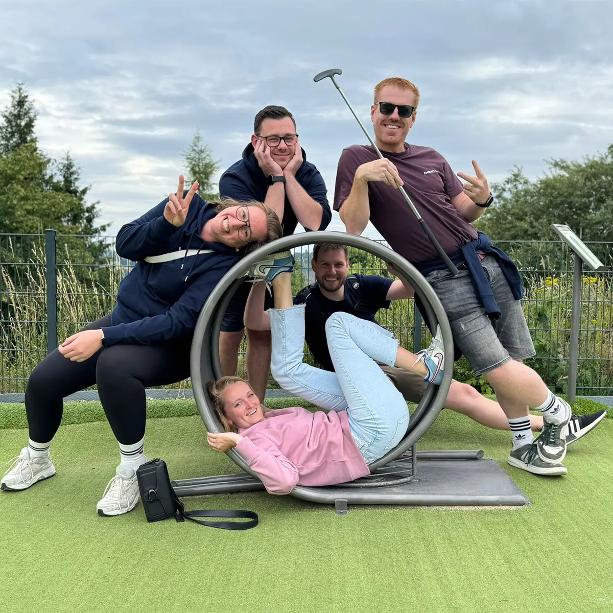 het team in foute kleding