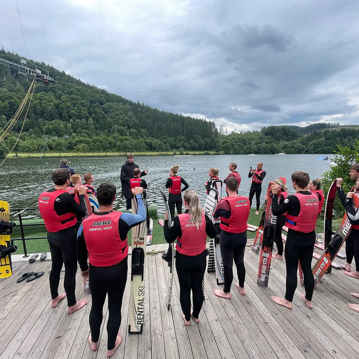 het team doet spelletjes