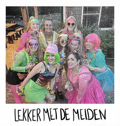 Groep vrouwen verkleed, jaren 90